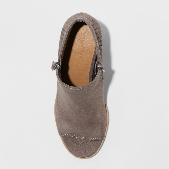 Women’s Gray Ankle Open Toe Heeled Booties NWT - Picture 3 of 5